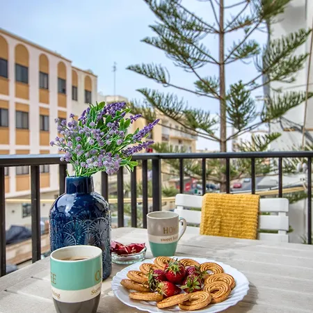 Stylish Apartment In The Heart Of Gzira Exterior photo