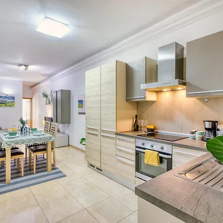 Stylish Apartment In The Heart Of Gzira Exterior photo