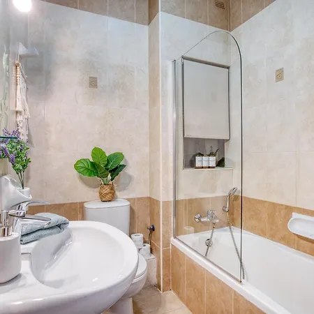 Stylish Apartment In The Heart Of Gzira Exterior photo